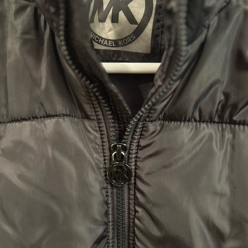 Michael Kors puffer jacket - Picture 3 of 9